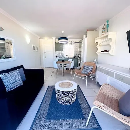 Ocean View With Pools Apartment *
