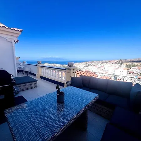 Ocean View With Pools Apartment *