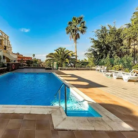 Ocean View With Pools أذيخي